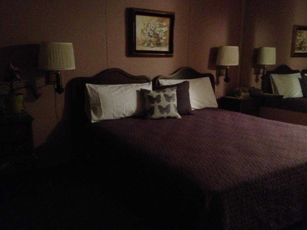 Matterhorn Tower Hotell Eureka Springs Rum bild
